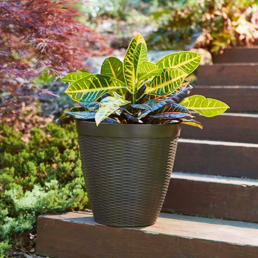 Southern Patio 15" Jamaica Wicker Planter, Dark Coffee - Southern Patio
