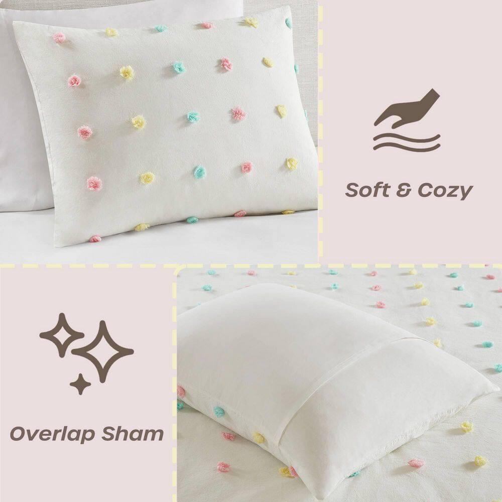 Intelligent Design Kids Callie Pom Pom Cotton Jacquard Quilt Set with Throw Pillows
