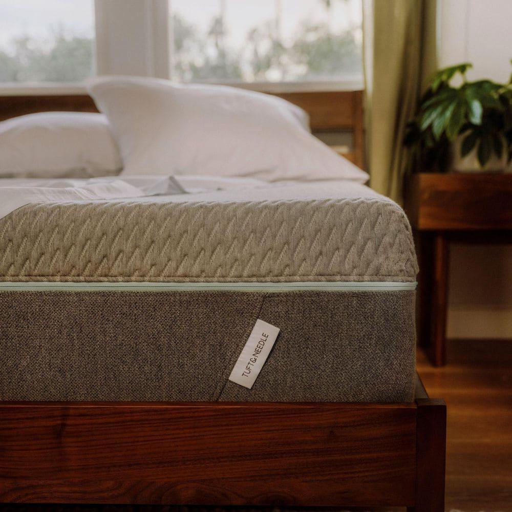 Tuft and Needle Mint ™ II Queen Mattress