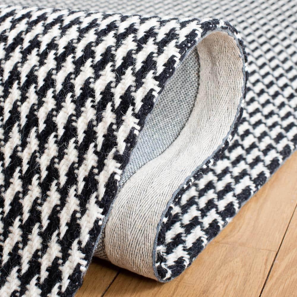 Marbella MRB319 Hand Woven Indoor Accent Rug - Black/Ivory - 3'x5' - Safavieh