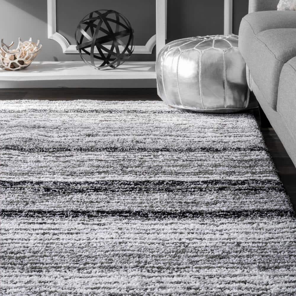 nuLOOM Classie Hand Tufted Shag Accent Rug, 3' x 5', Gray Multi