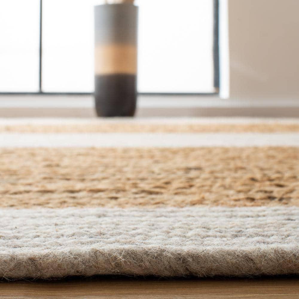 Braided BRD910 Hand Woven Indoor Area Rug - Beige/Natural - 5' Round - Safavieh