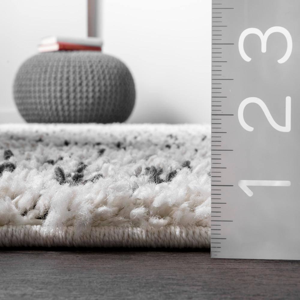 Nuloom Vasiliki Geometric 4x6 Shag Indoor Area Rug for Living Room Bedroom Dining Room Nursery, Off White/Charcoal