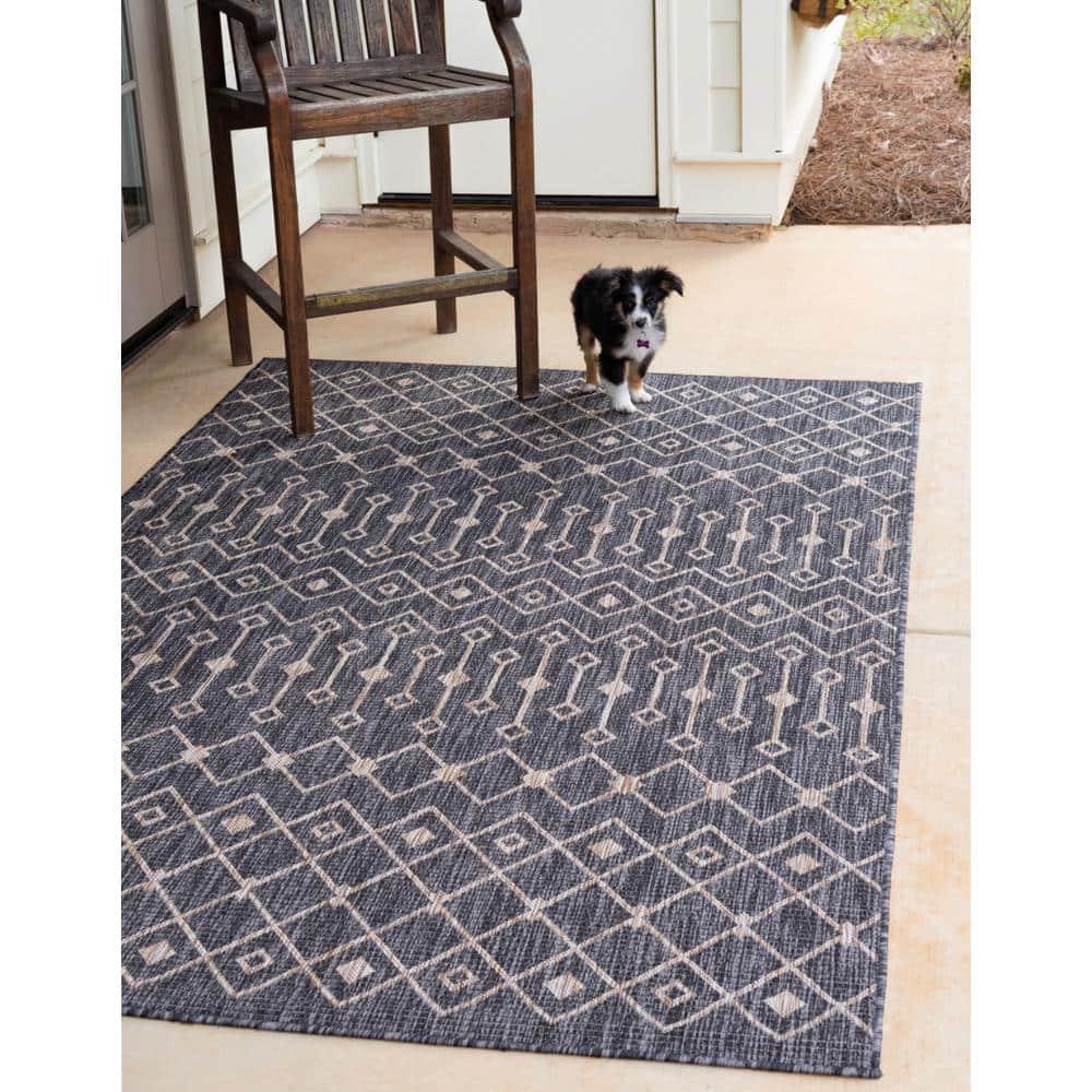 Charcoal Gray Trellis 6' x 9' Synthetic Outdoor Rug