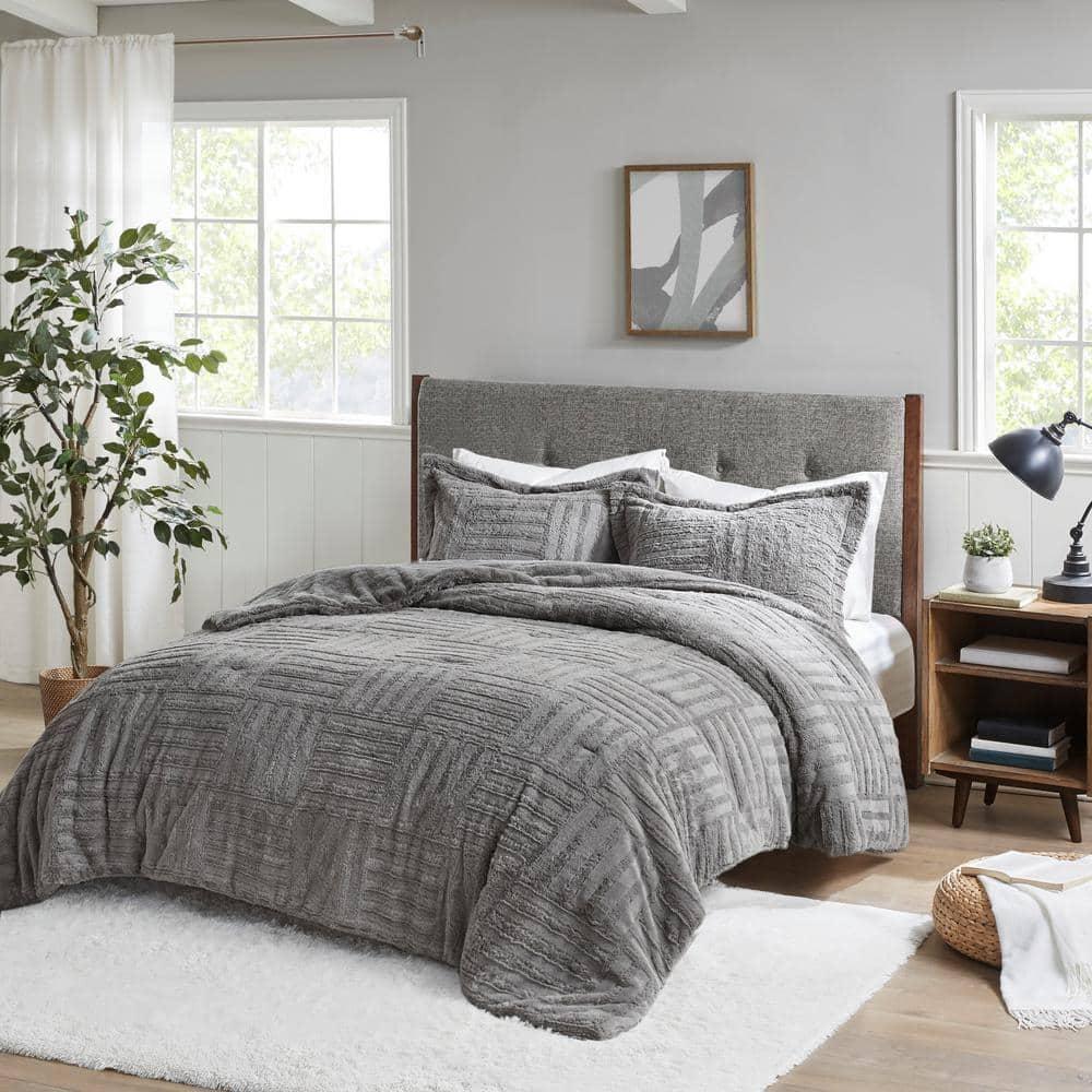 Gray Polar Brushed Faux Fur Comforter Mini Set Full/Queen 3pc: Madison Park, Hypoallergenic, Geometric Pattern, 3-Piece Set