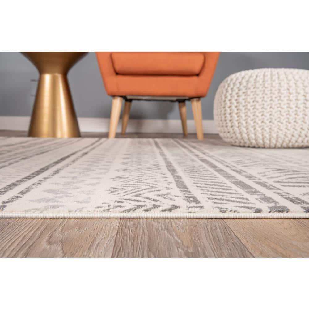 World Rug Gallery Geometric Distressed Bohemian Gray 6'6" x 9' Area Rug