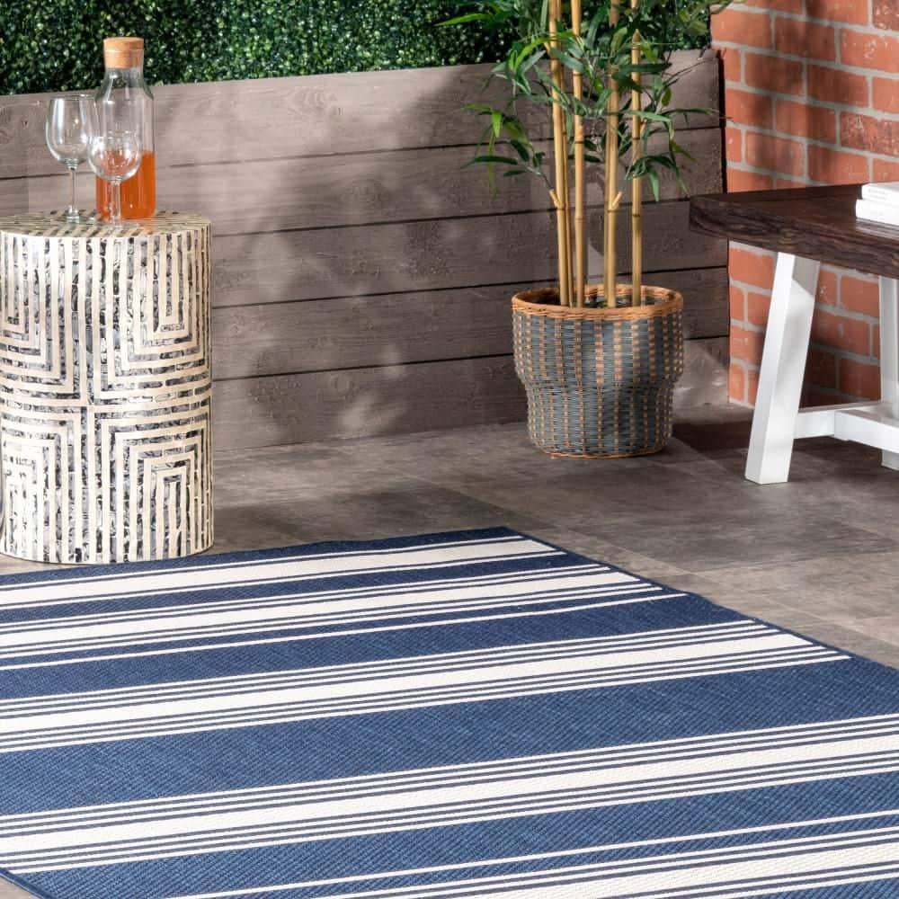 Nuloom Romy Striped Indoor/Outdoor Area Rug, Round 6' 7", Navy