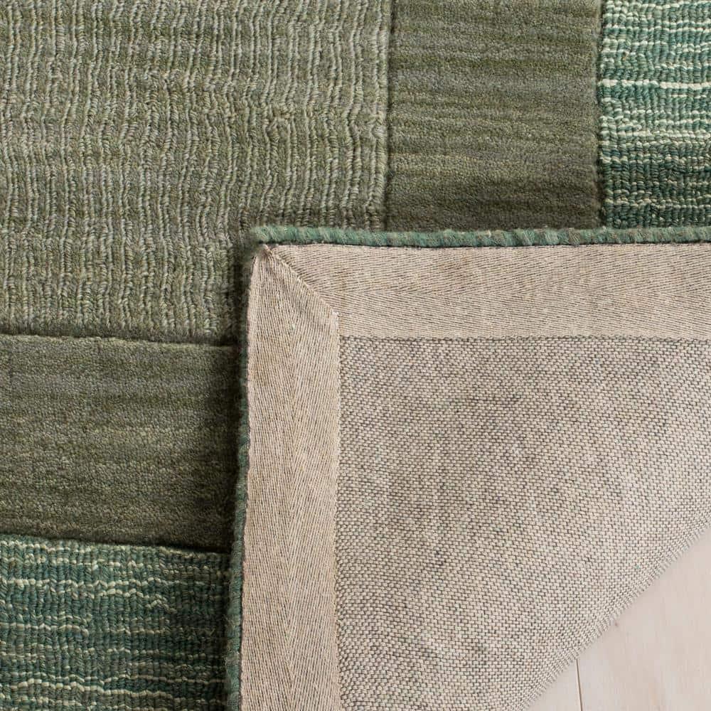 Impressions IM821 Hand Loomed Accent Rug - Green/Beige - 3'x5' - Safavieh