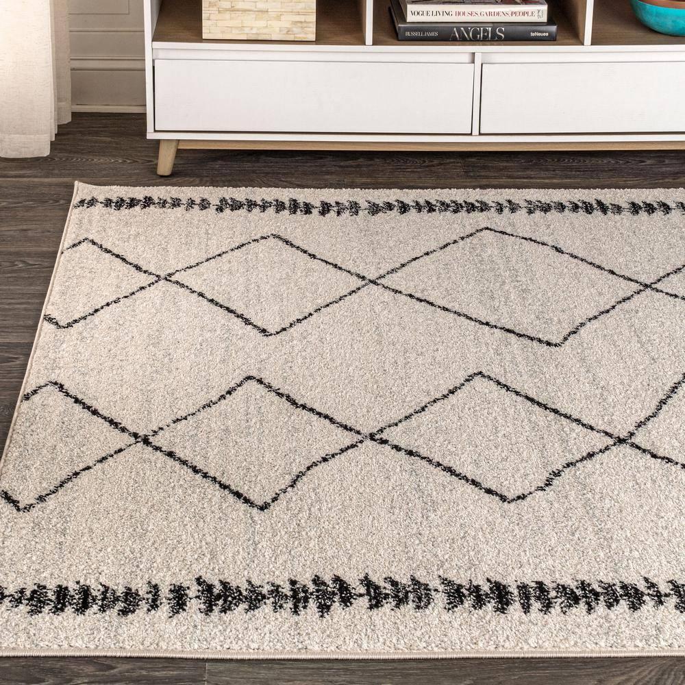 5'x8' Zaina Moroccan Beni Souk Area Rug, Cream/Black - JONATHAN Y