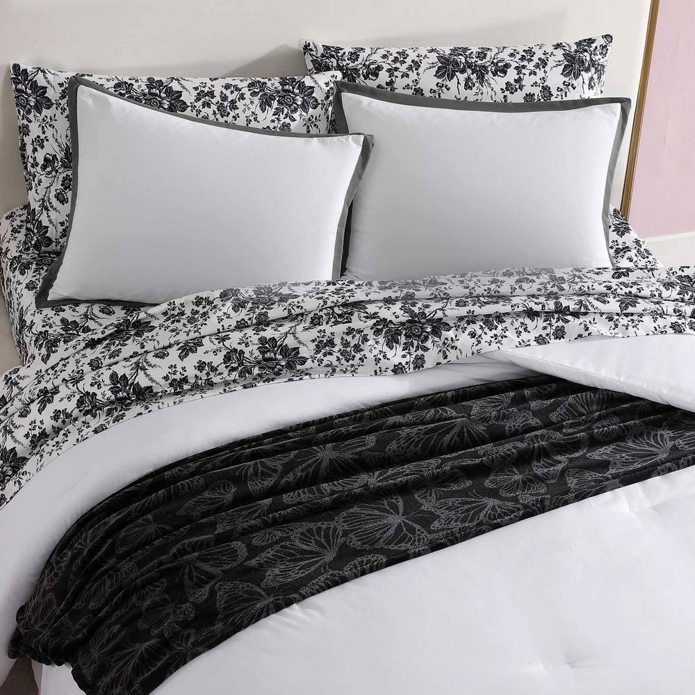 Betsey Johnson Betsey Johnson Signature Solid Reversible Comforter Set