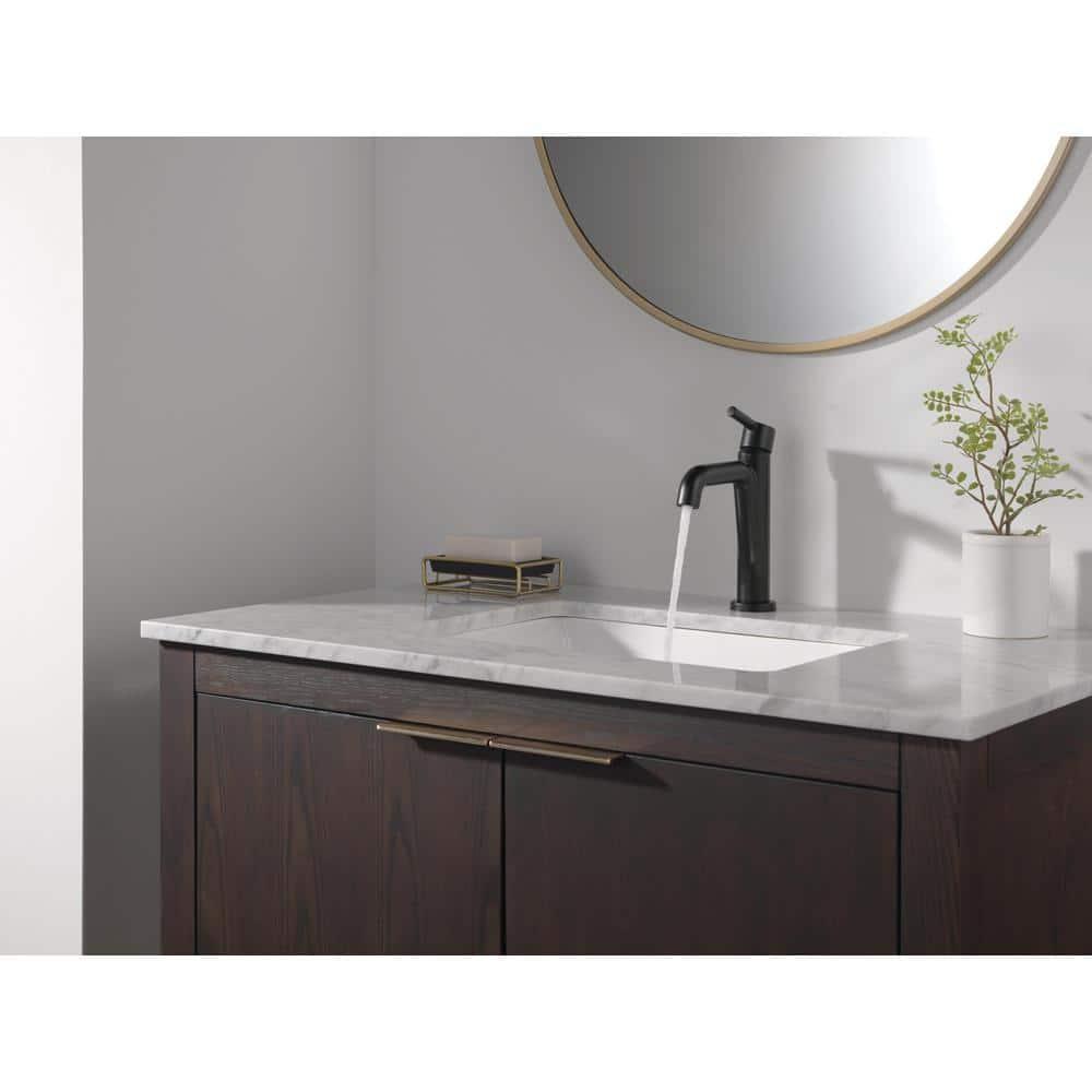 Single-Hole Single-handle Bathroom Faucet with Drain Assembly