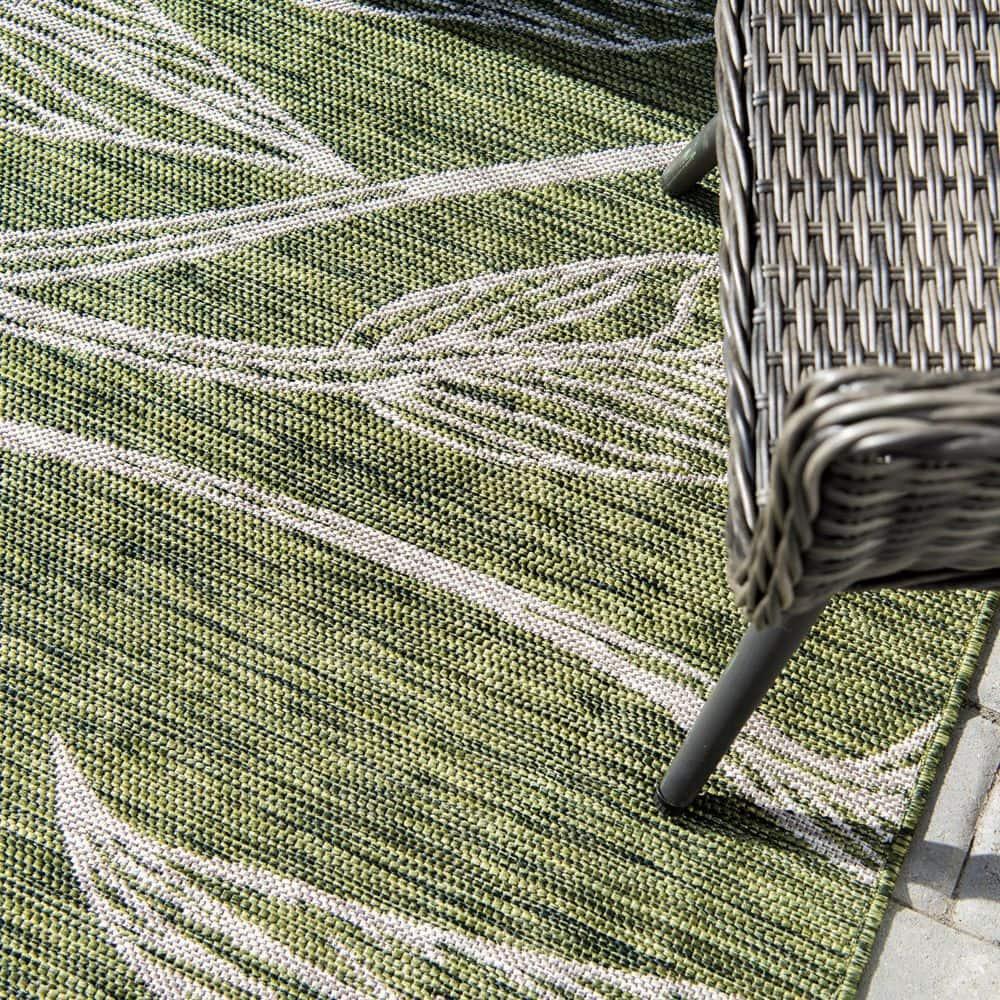 Unique Loom 5' 1 x 8' 0 Rectangle Indoor/Outdoor Botanical Green Area Rug