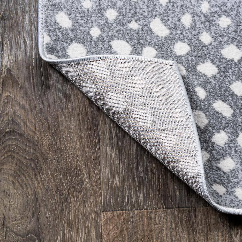 4'x 6' Antelope Modern Animal Area Rug, Light Gray/Cream - JONATHAN Y