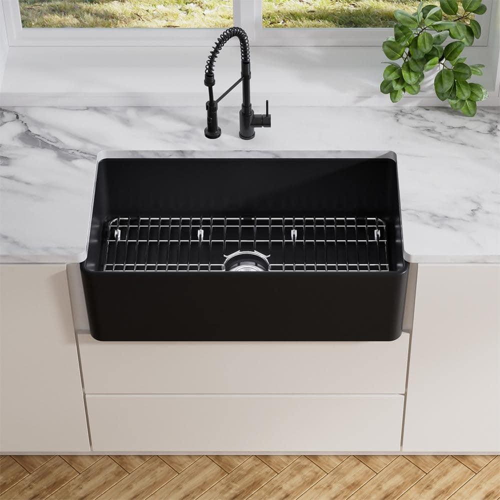 33" L x 20" W Fireclay Farmhouse Kitchen Sink with Sink Grid and Basket Strainer