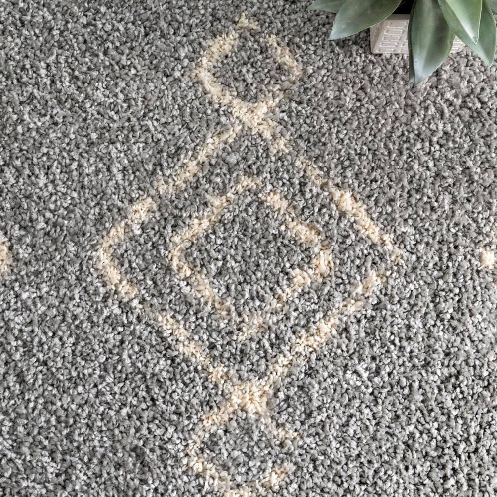nuLOOM Mackie Moroccan Diamond Tassel Rug