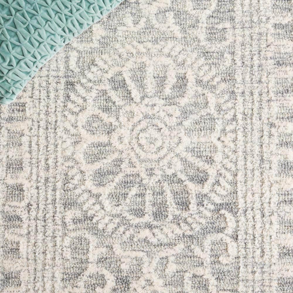 Ebony EBN310 Hand Tufted Indoor Area Rug - Ivory/Grey - 4'x6' - Safavieh