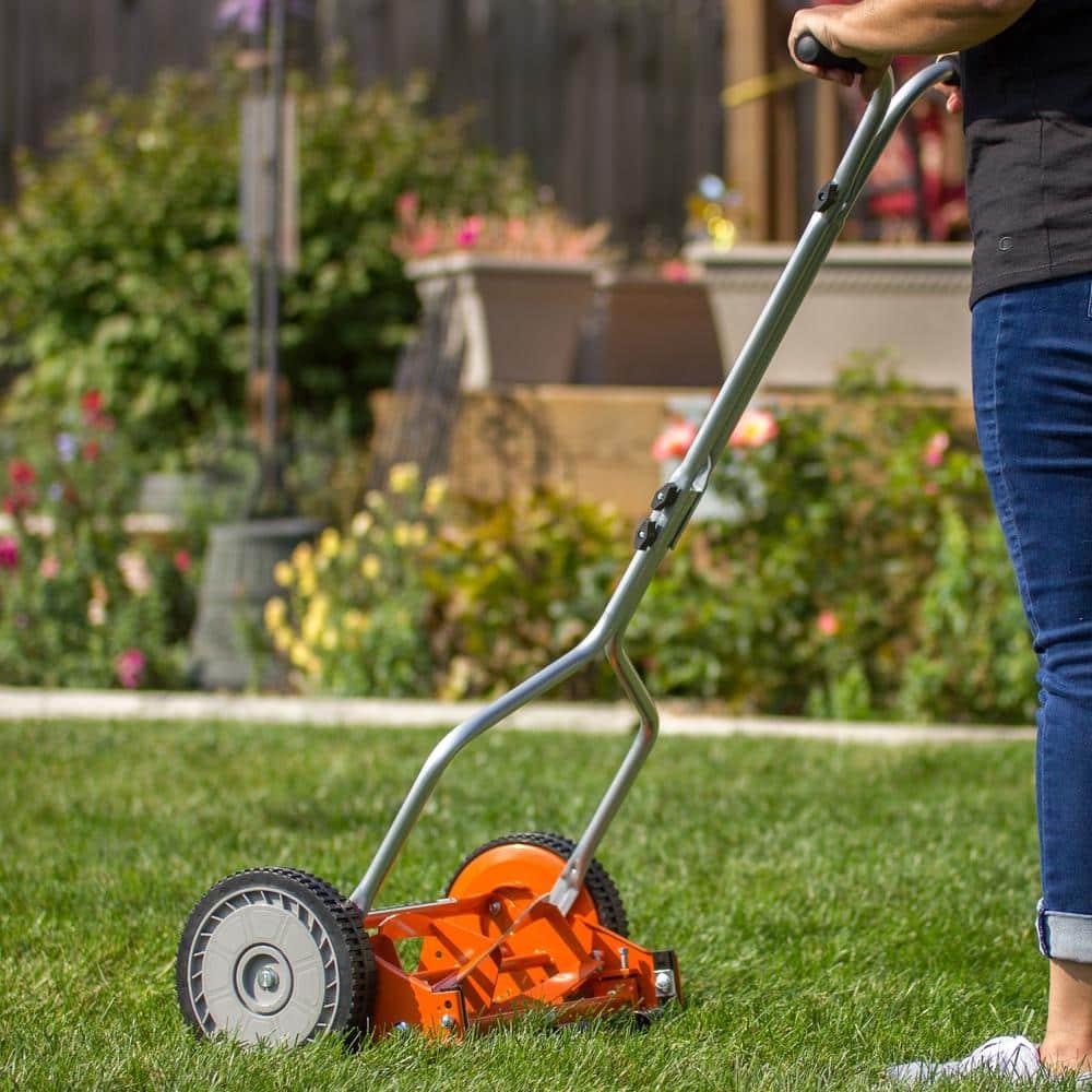 14 in. 4-Blade Manual Walk Behind Reel Lawn Mower
