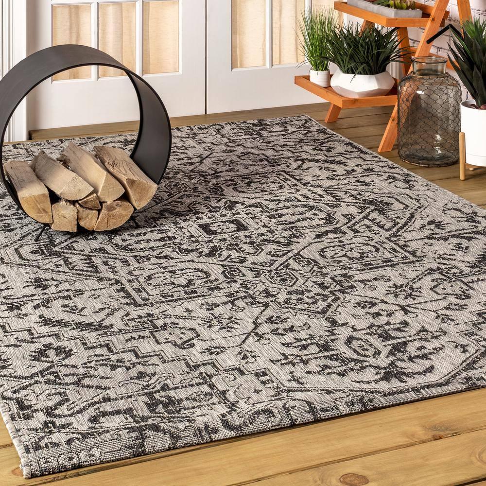4'x6' Estrella Bohemian Medallion Textured Weave Indoor/Outdoor Area Rug, Black/Gray - JONATHAN Y