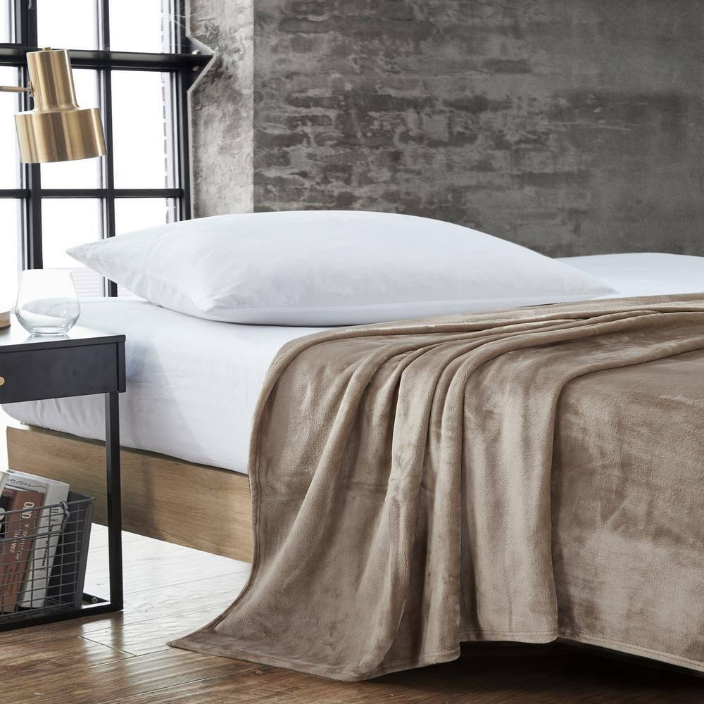 Kenneth Cole Reaction Ultra Soft Fleece Blanket