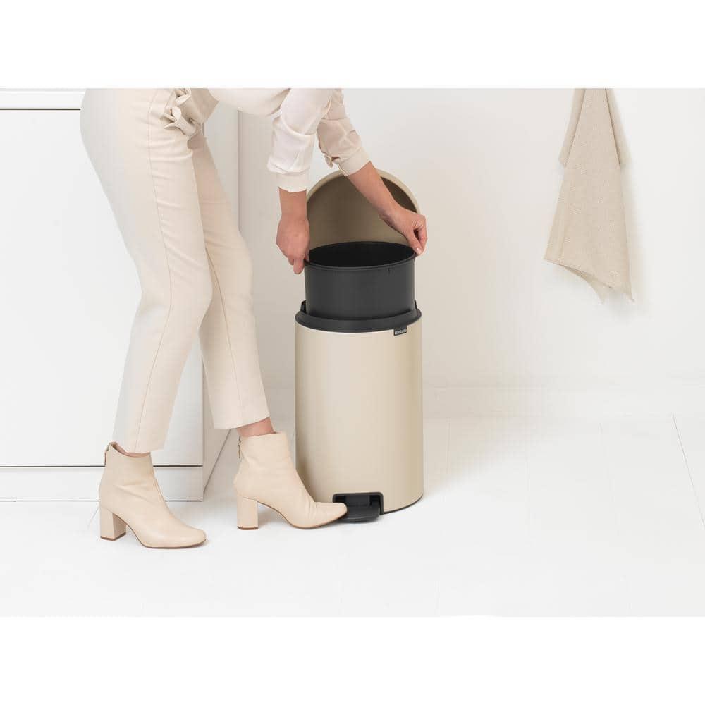Soft Beige Round Plastic Step-On Kitchen Trash Can, 5.3 Gallons