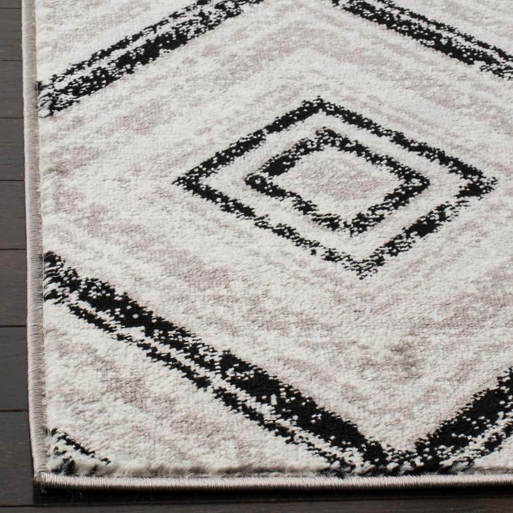 SAFAVIEH Skyler Collection SKY120J Grey / Black Rug