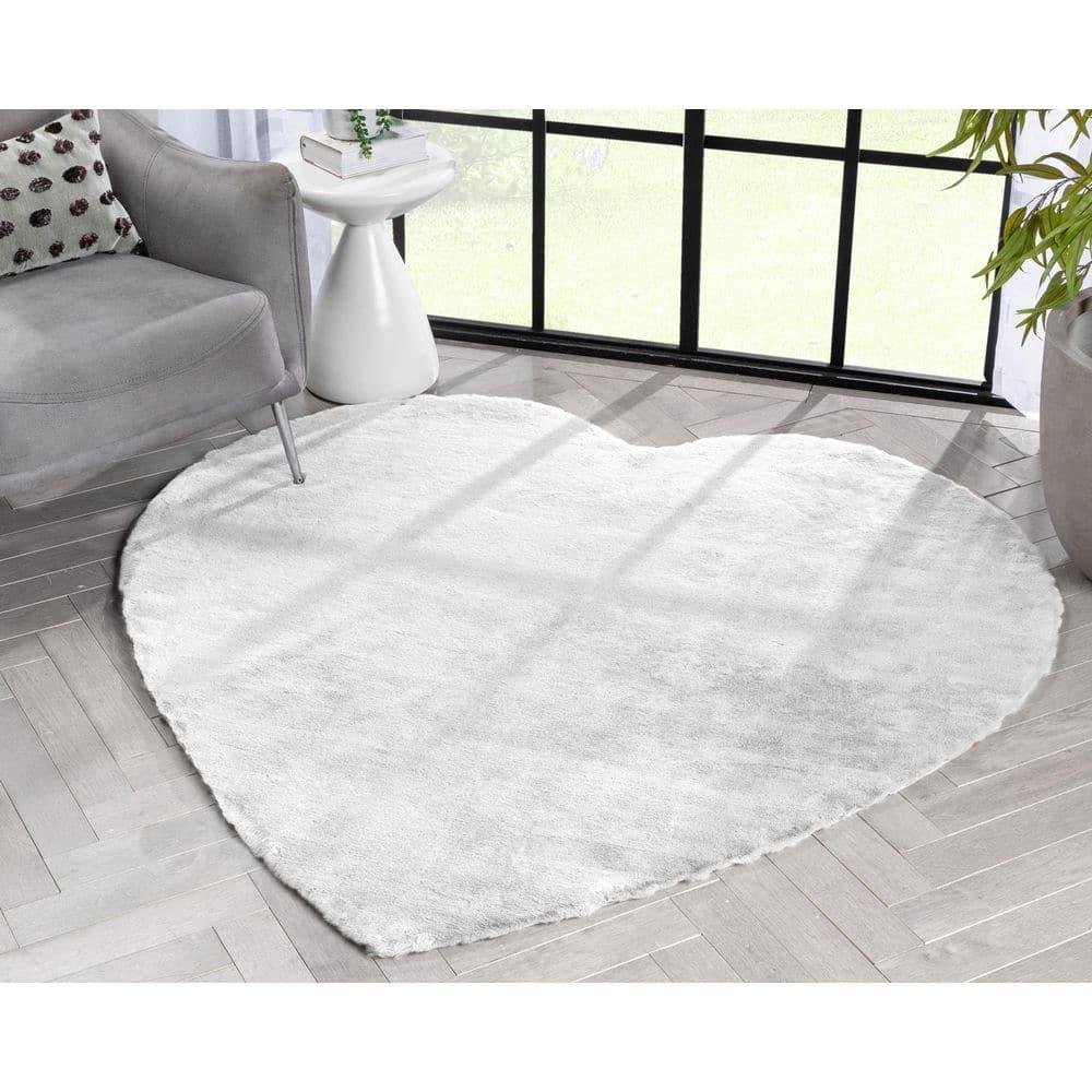 Well Woven Opal Crest Textured Solid White Modern Faux Fur 5'2" Heart Area Rug
