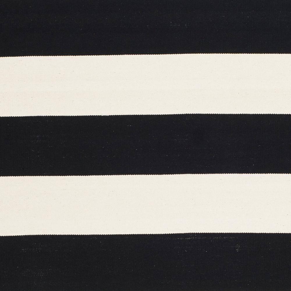 Montauk MTK712 Hand Woven Area Rug - Black/Ivory - 4' round - Safavieh.