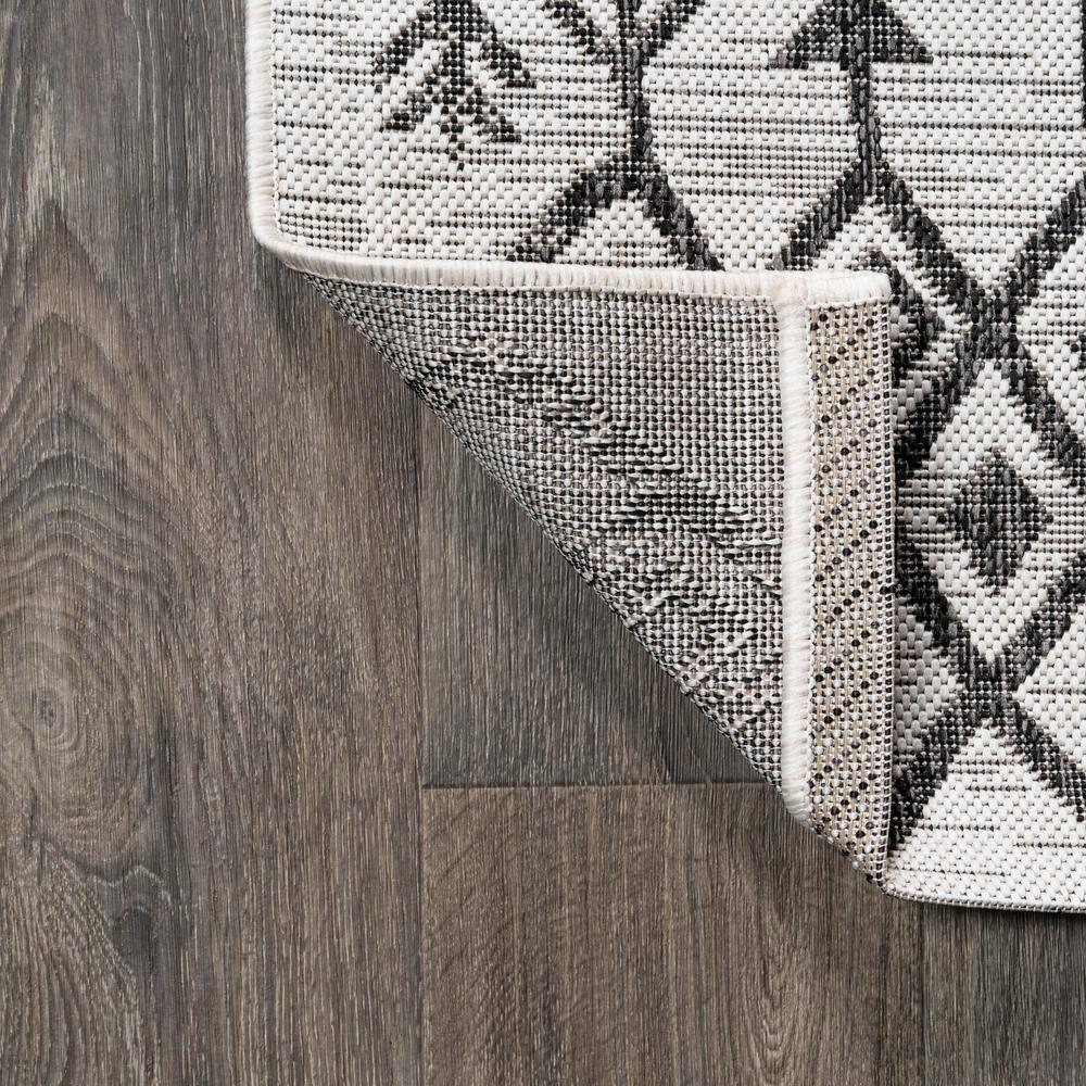 4'x6' Tokay Bohemian Geometric Indoor/Outdoor Area Rug, Ivory/Black - JONATHAN Y