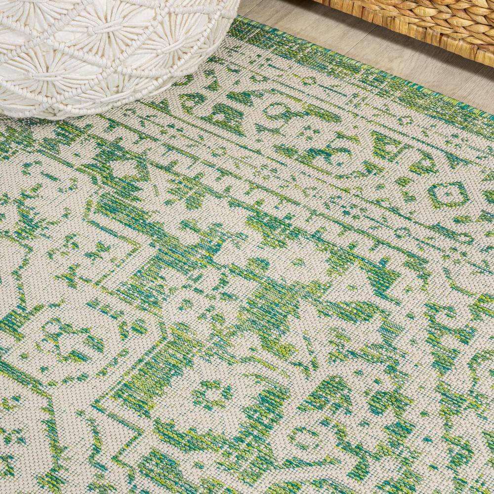 8' x 10' Sinjuri Medallion Textured Weave Indoor/Outdoor Area Rug, Cream/Green - JONATHAN Y