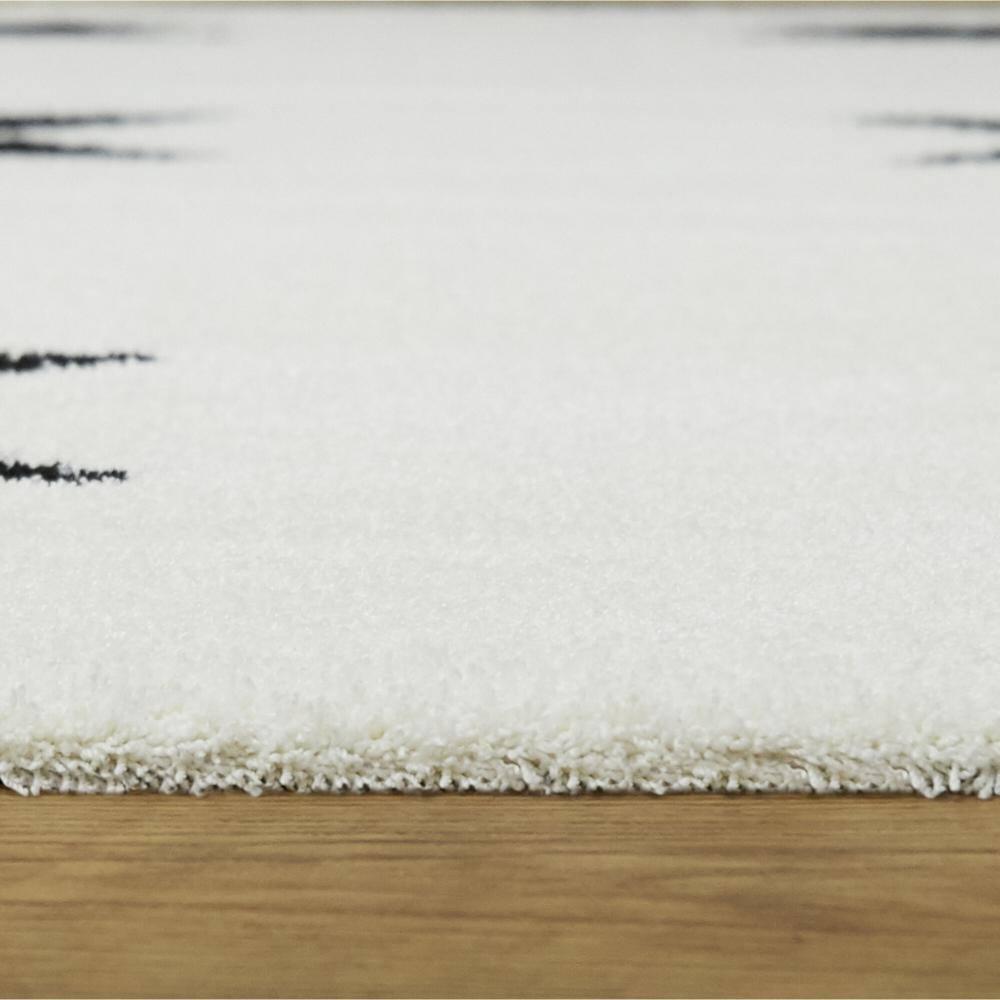 Nicholas Black 3 ft. x 7 ft. Medallion Runner Rug