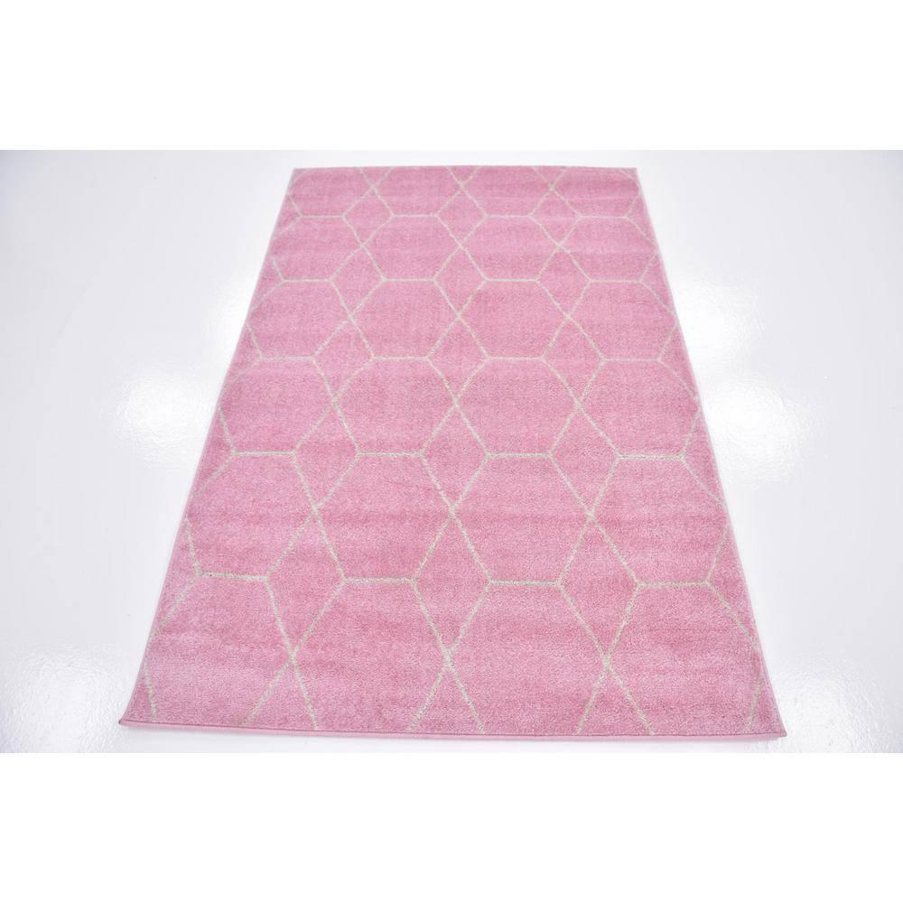 Unique Loom Trellis Frieze Collection Area Rug - Geometric (4' 1" x 6' 1" Rectangle Light Pink/Ivory)