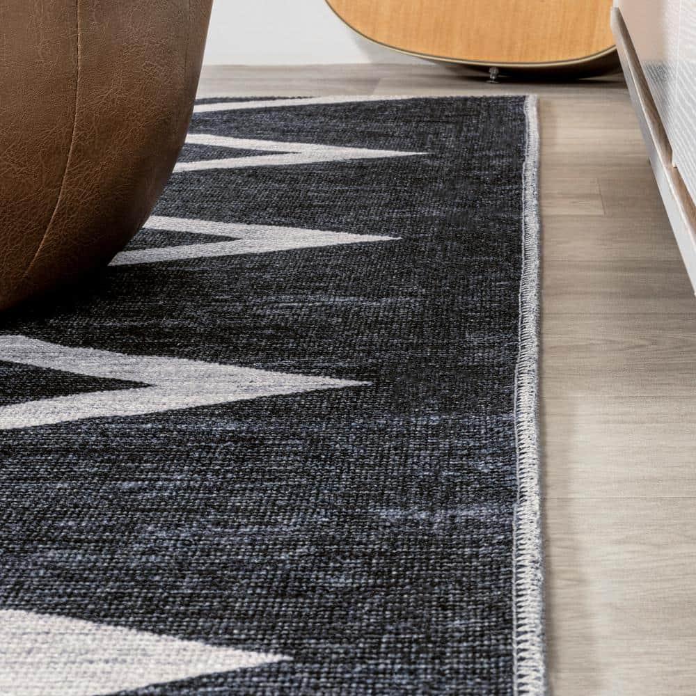 4' x 6' Siksak Modern Chevron Border Machine-Washable Area Rug, Ivory/Black - JONATHAN Y