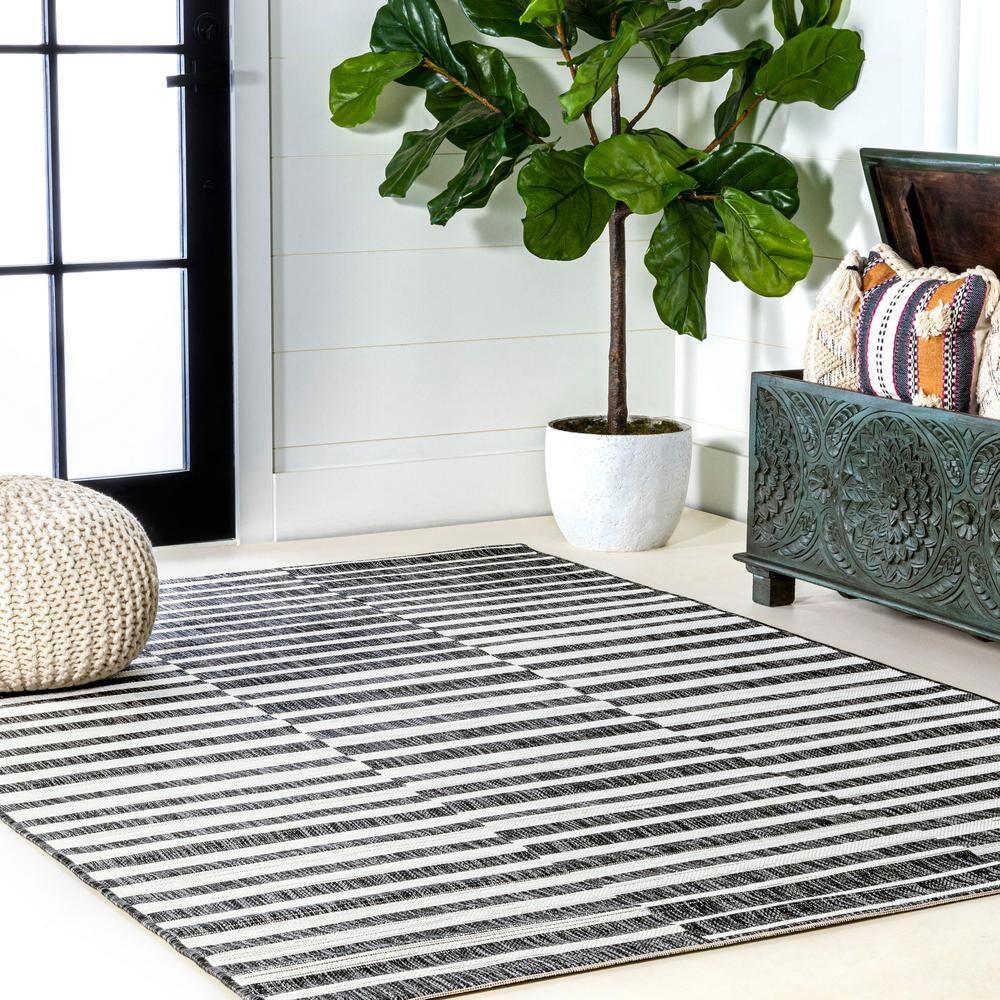 8'x10' Sukie Modern Offset Stripe Indoor/Outdoor Area Rug, Black/Ivory - JONATHAN Y