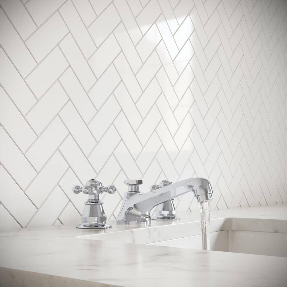 Carlson Widespread 2-handle Bathroom Faucet with Drain Assembly