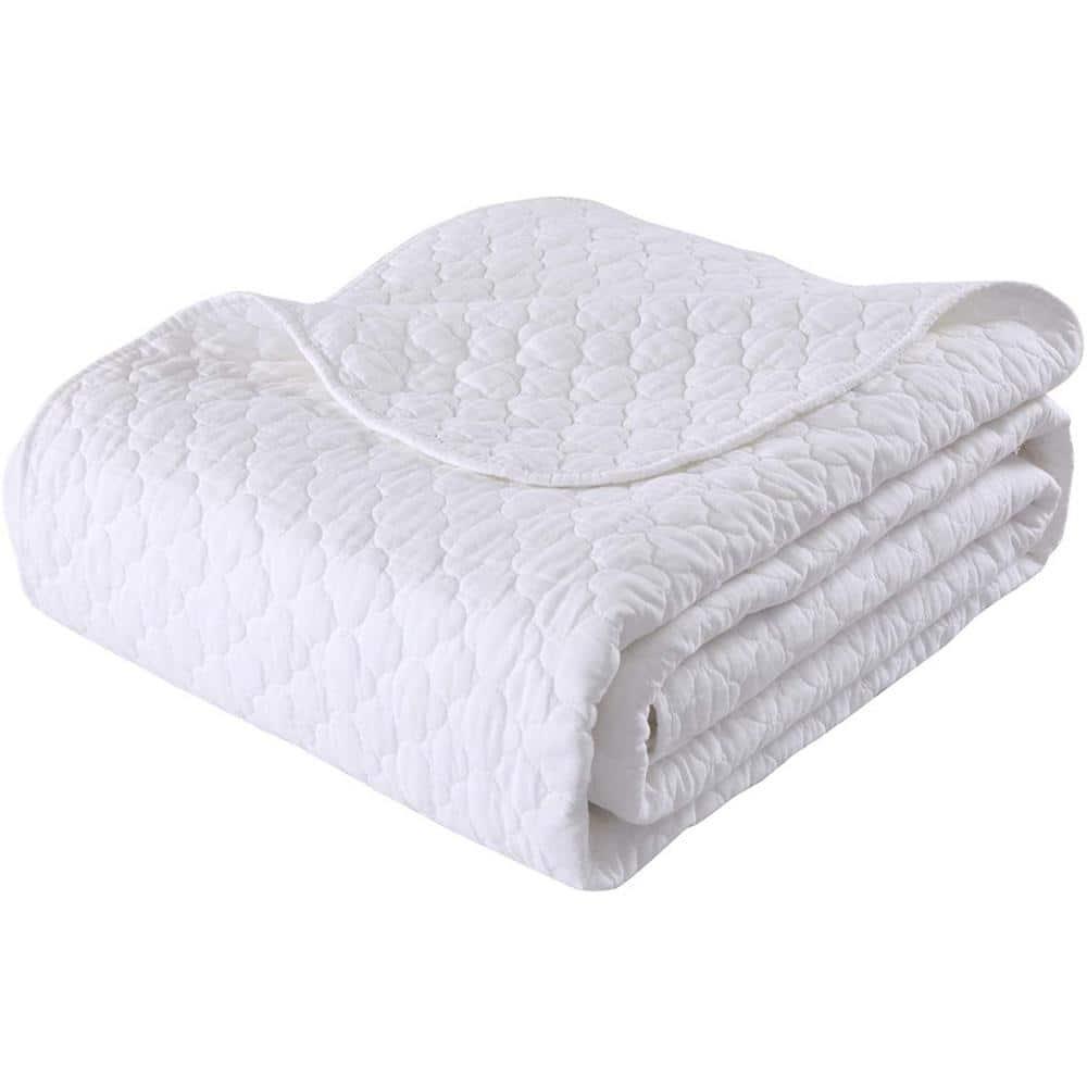 MarCielo WhiteCT Quilt Peony Cotton Geometric Shapes Quilt Set