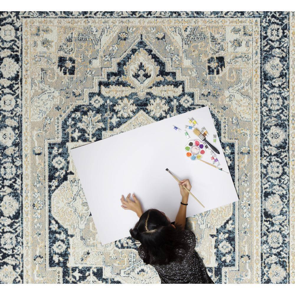 Everwash Treasure Rubia Traditional Medallion Machine Washable Area Rug, Ivory/Navy Blue, 5'2"x7'2"