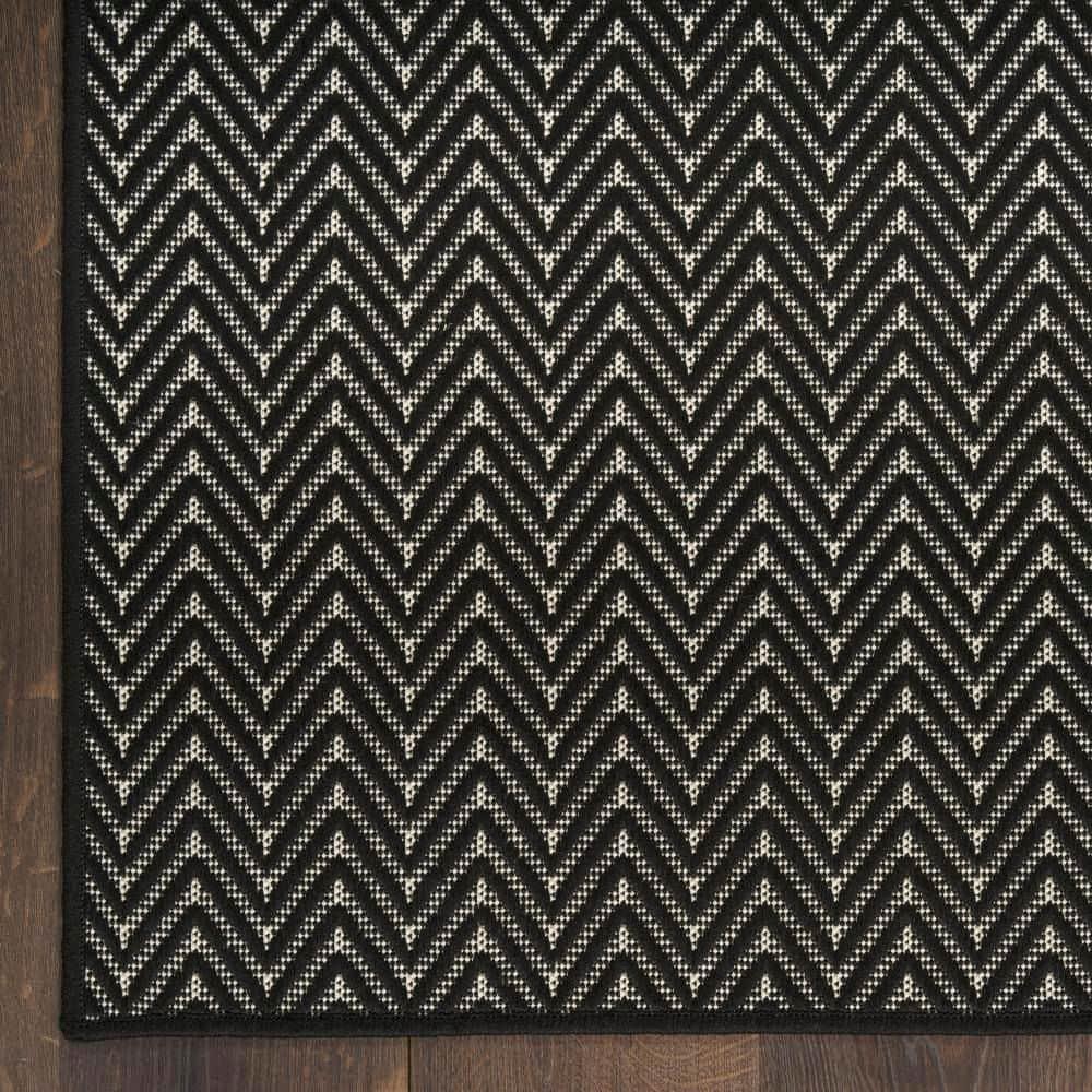Nourison Horizon Indoor/Outdoor 4' x 6' Black Modern Rug