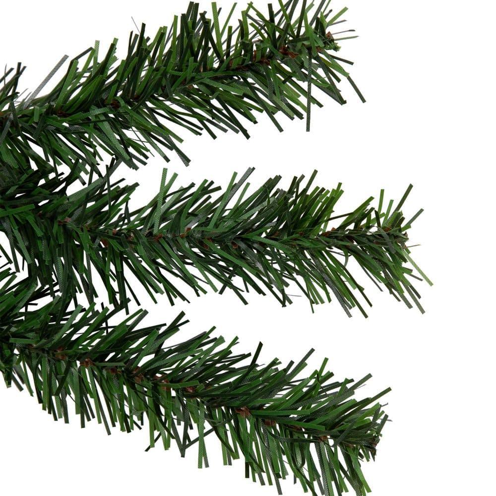 Canadian Canadian Pine Artificial Christmas Wreath