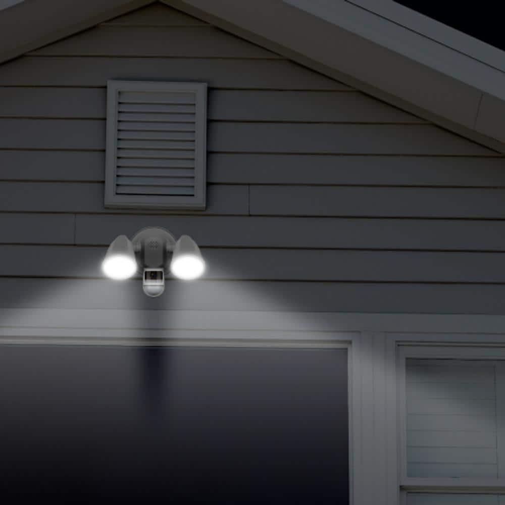 Swann 4K UHD Wired 2600 Lumen Outdoor WiFi Motion Security Floodlight Camera