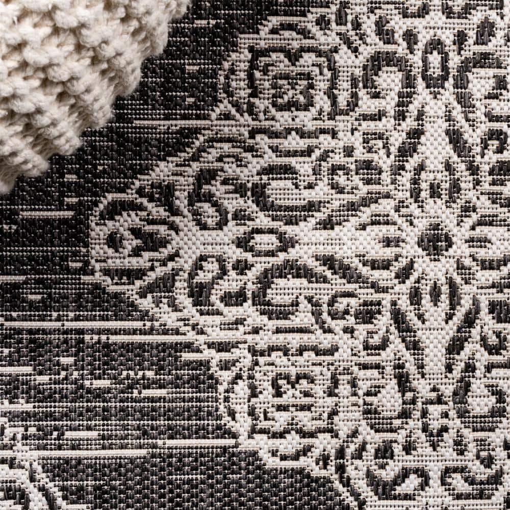 JONATHAN Y SMB121B-5 Tuscany Ornate Medallions Black/Ivory 5 ft. x 8 ft. Indoor/Outdoor Area Rug, Casual, Pet Friendly, Stain Resistant, Easy to Clean, for Patio, Living Room; Kitchen, Bedroom