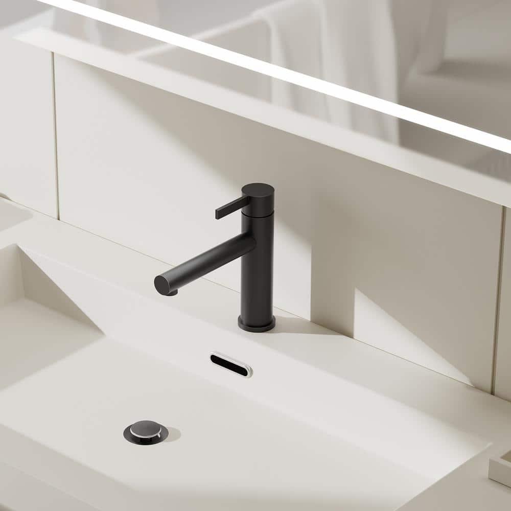 Single-Hole Single-handle Bathroom Faucet with Drain Assembly