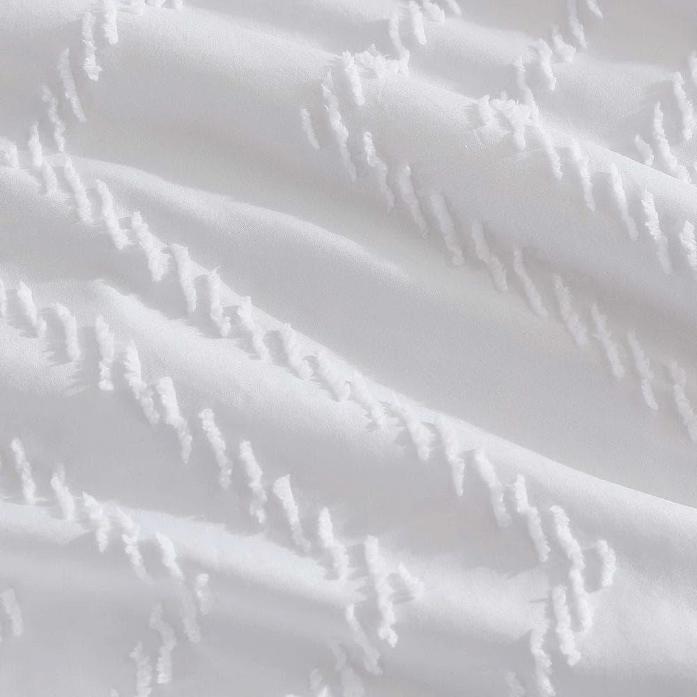 Full/Queen Prarie Zig Zag 100% Microfiber Comforter Bonus Set White - Wrangler: Polyester Fill, Jacquard Chenille Texture, Includes Shams & Throw