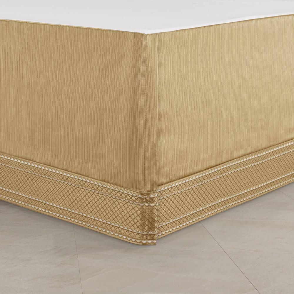 Five Queens Court Augustina Comforter Set