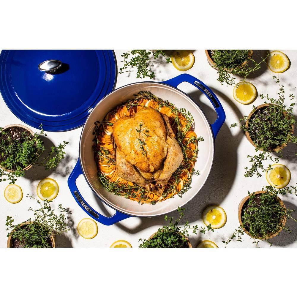 Lodge USA Enamel 7.5-Qt. Cast Iron Dutch Oven in Smooth Sailing Blue
