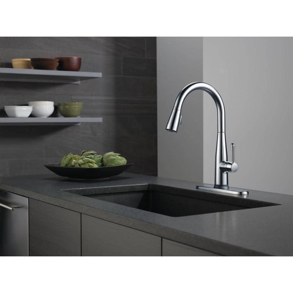 Essa Pull Down Single Handle Kitchen Faucet with MagnaTite Docking and Touch2O Technology