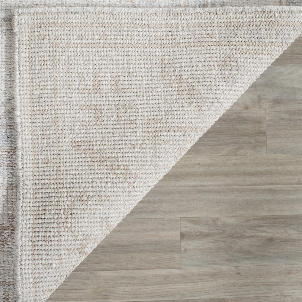 Safavieh Moharaja Hand Knotted Bamboo Silk Oriental Rug