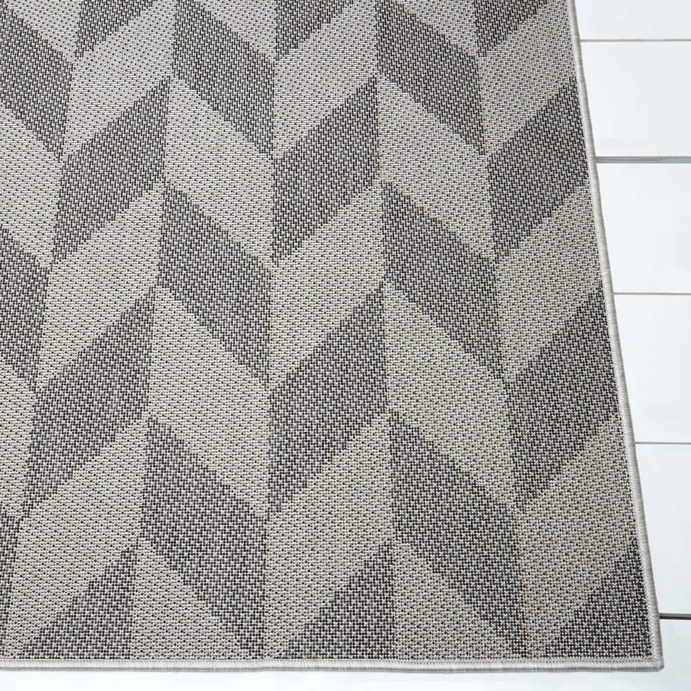 Nicole Miller New York Patio Country Calla Herringbone Indoor/Outdoor Area Rug, Black/Gray
