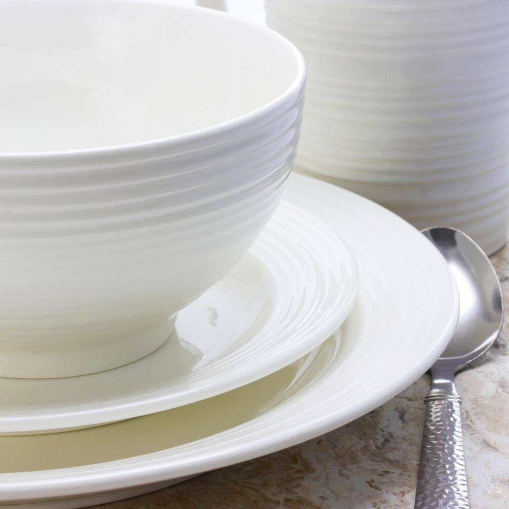 Gibson Amelia Court 16 Piece Dinnerware Set, Service for 4