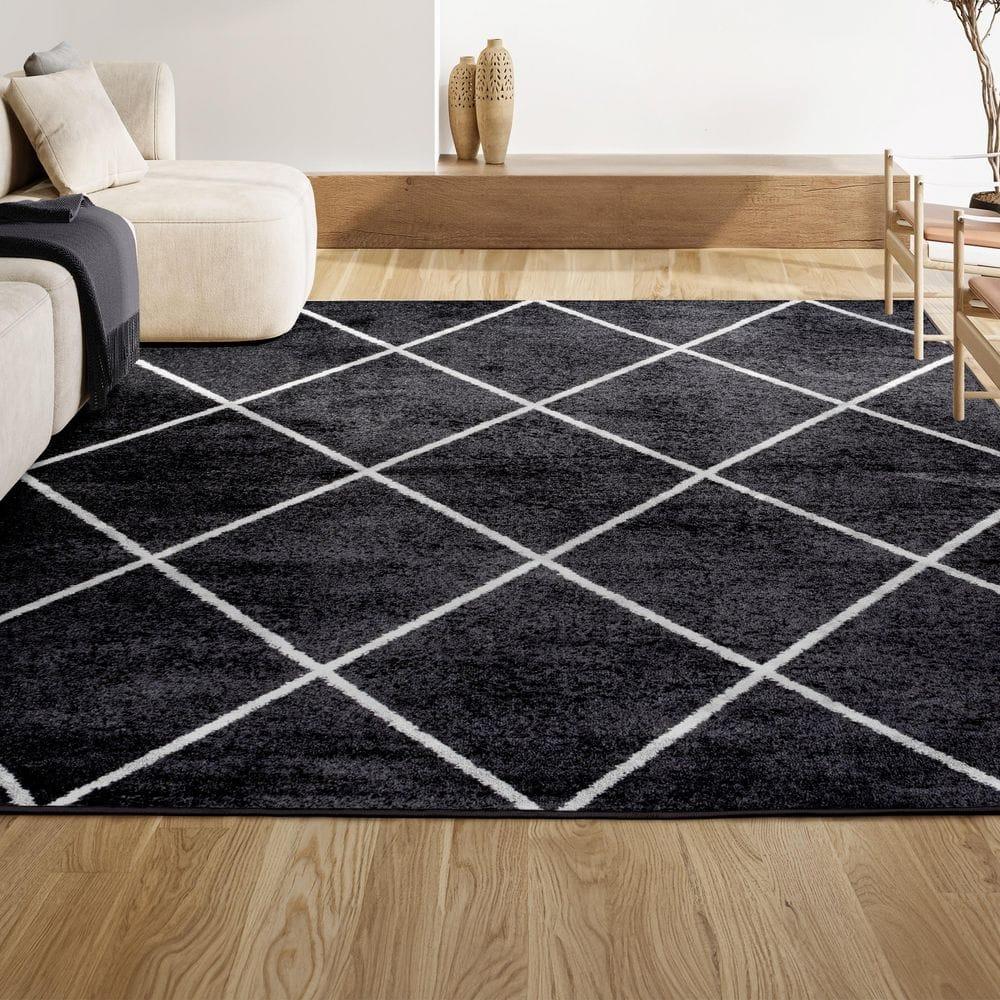4'x6' Cole Minimalist Diamond Trellis Area Rug, Black/White - JONATHAN Y