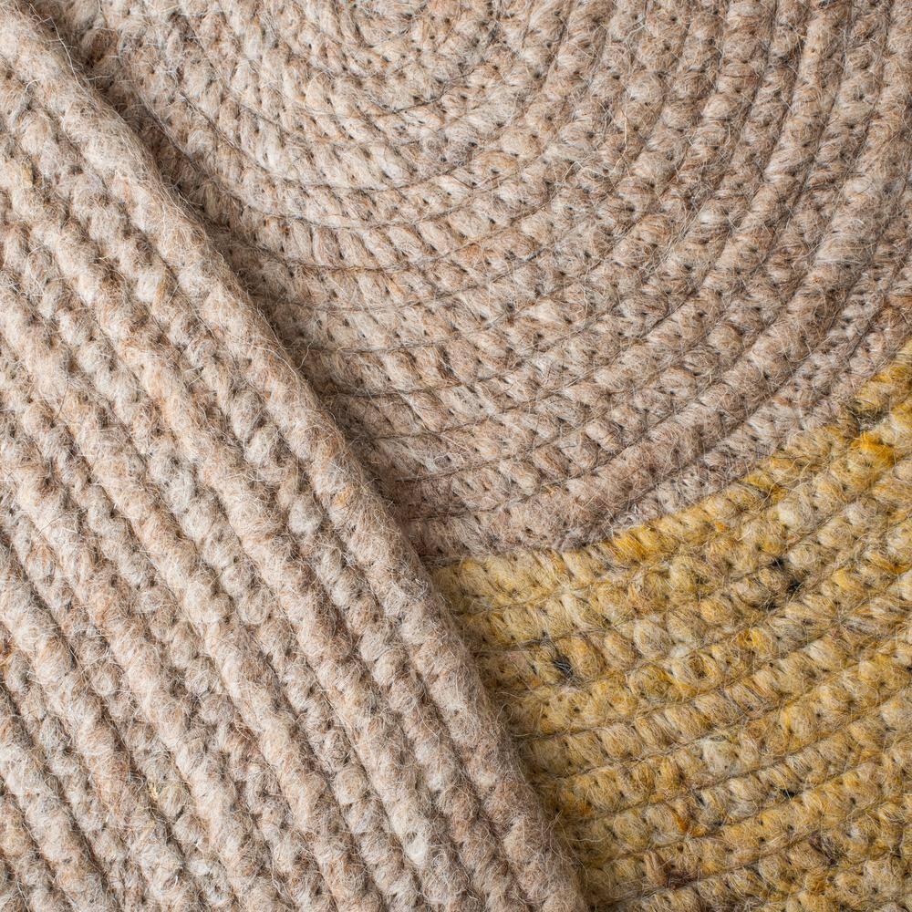Braided BRD908 Hand Woven Area Rug - Gold/Beige - 5' round - Safavieh.